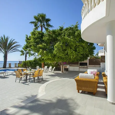 Villa Sunset Beachfront Meneou