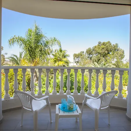 Sunset Beachfront Meneou Villa Larnaca